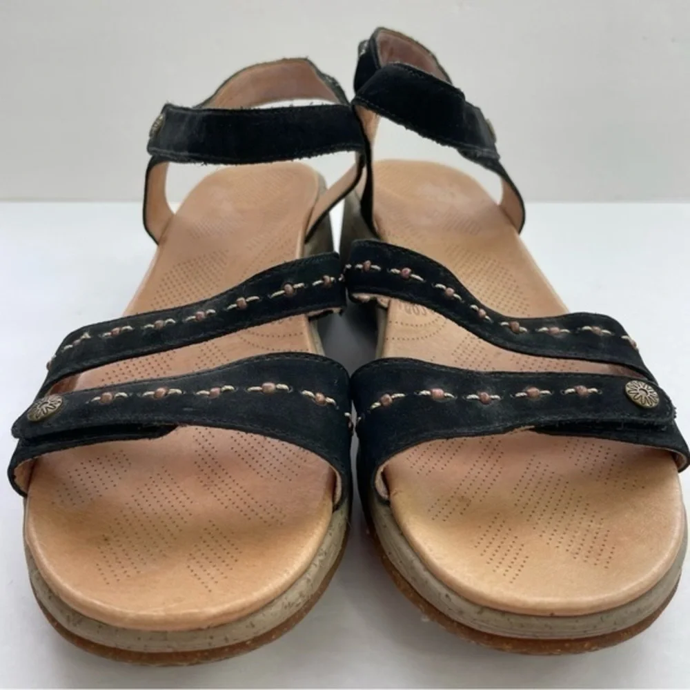 Acorn Black Vista Leather Beaded Wedge‎ Sandals